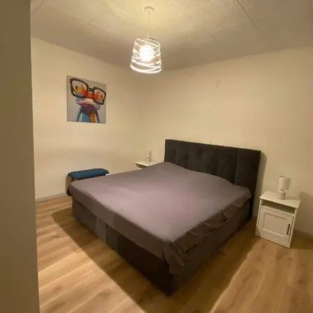 Agimon'toit Hastière-par-delà