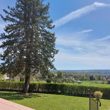 Agimon'toit Nyaraló *